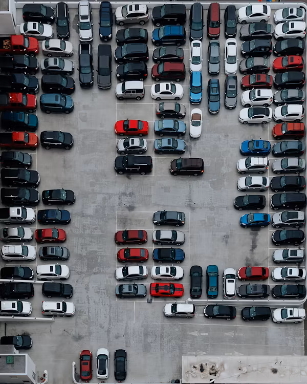 Stationnement Intelligent – Lyon Réduit ses Bouchons de 37% Grâce aux Capteurs IoT